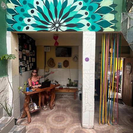 Multiverso Hostel 伦索伊斯 外观 照片